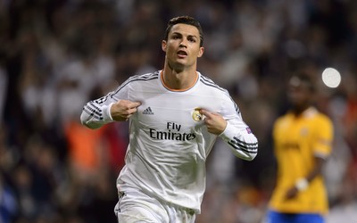 XK体育独家-佩德里庆祝时指天致敬